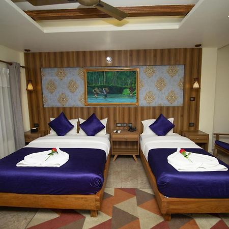 Kc'S Home Sauraha Esterno foto