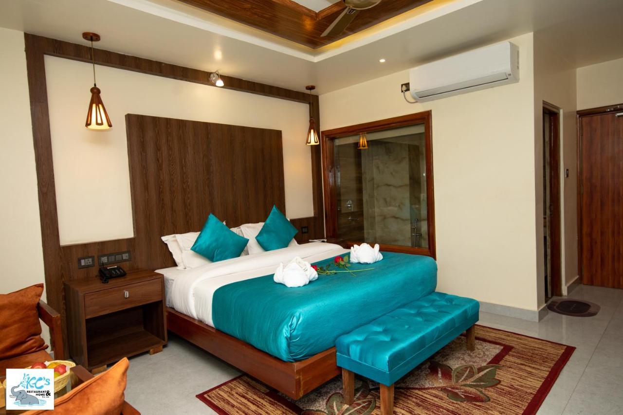 Kc'S Home Sauraha Esterno foto