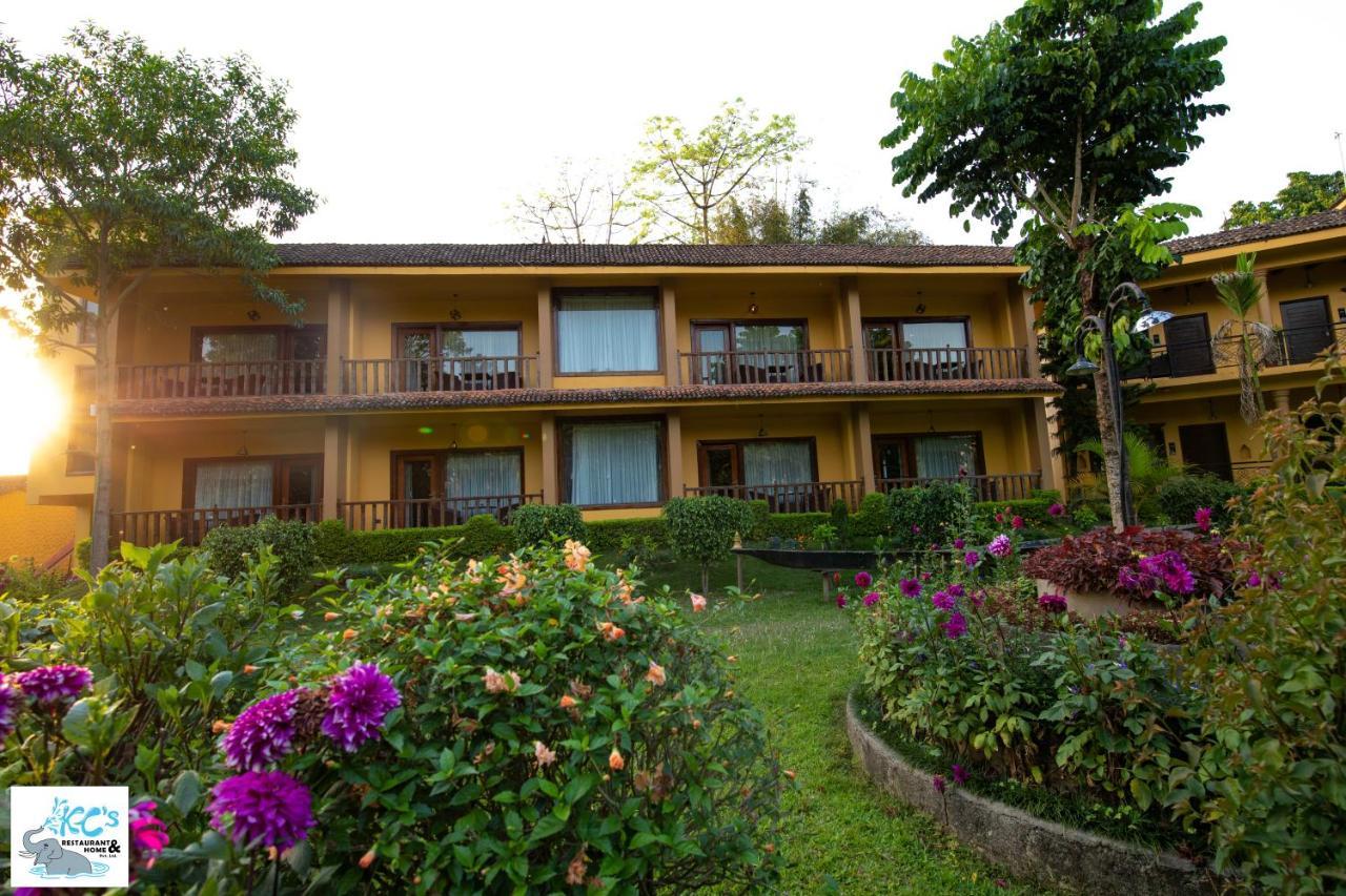 Kc'S Home Sauraha Esterno foto